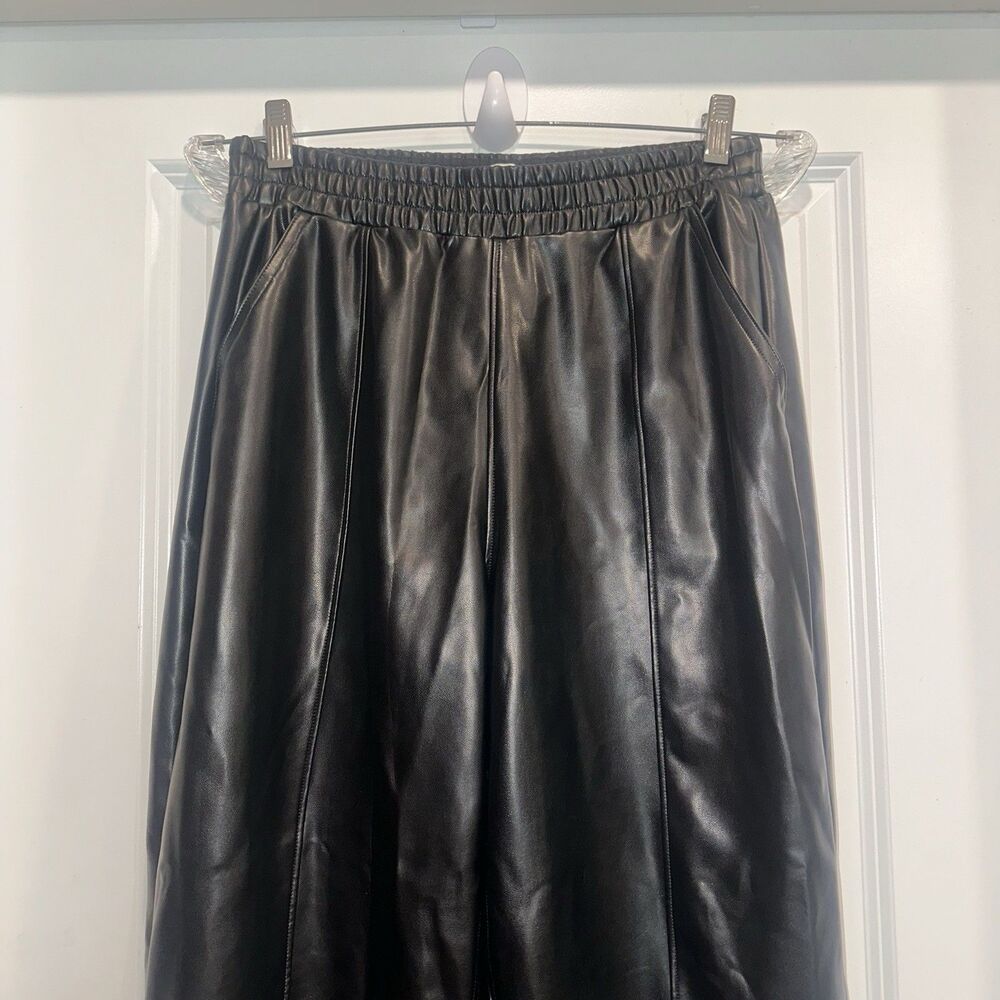 New Abercrombie and Fitch Size Medium Vegan Leather Womens Pants Black Straight - Picture 2 of 9